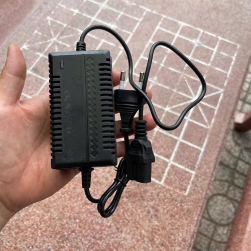 Sạc bình xịt điện nhỏ 1.0 ap